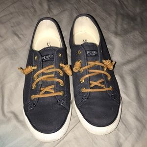 Blue sperrys